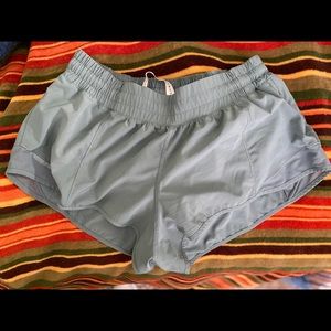 Lululemon Hotty Hot Short 2.5
